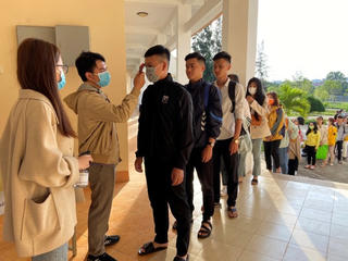 Trường Đại học Tây Nguyên tạm cho sinh viên nghỉ học vì có 2 sinh viên cùng quê với bệnh nhân 61 