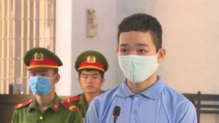 Nam thanh niên mua dao tìm giết người yêu