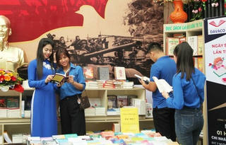 Khai mạc "Ngày sách và văn hóa đọc năm 2021" tại tại Đường Sách cà phê Buôn Ma Thuột