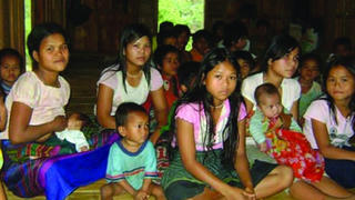 Nhức nhối hiện trạng con mình phải lấy... cháu mình