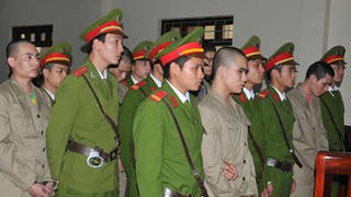 Hủy án sơ thẩm vụ quan tài diễu phố