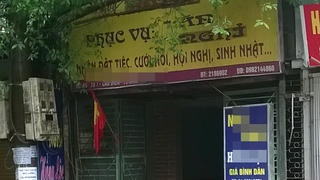 Truy tìm nghi phạm trong vụ thiếu phụ lõa thể bị cắt cổ trong nhà nghỉ 