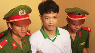 Kỳ án vườn mít: Thủ phạm cưỡi xe máy bay qua “sông”, cảnh sát “tiên tri” lời khai?