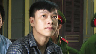 Gã chăn bò làm nhục tử thi cúi đầu lĩnh án tử