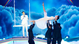 Thí sinh X-Factor Trần Quang Đại lập nghiệp với…  5 ngàn đồng