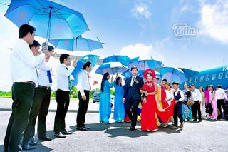 Tiết lộ gia thế "công tử Bạc Liêu" thuê máy bay đón dâu