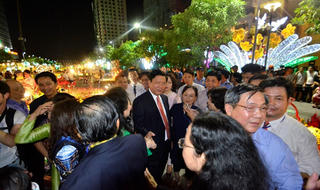 Bí thư thành ủy 'selfie' và chuyện gần dân, trọng dân của tân lãnh đạo