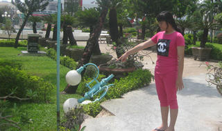 Bé trai bị điện giật chết, truy trách nhiệm công viên bất cẩn