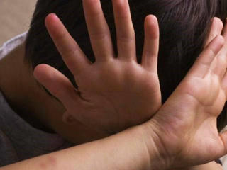 Bố đâm chết con vì không tập trung vào kỳ thi