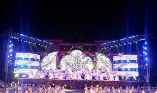 Điện Biên tưng bừng khai mạc lễ hội hoa ban