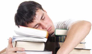 Giờ ngủ hợp lý cho học sinh khi vào năm học mới