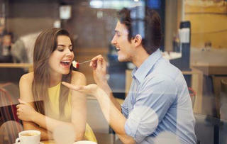 Làm sao để người đàn ông của mình quên được bạn gái cũ?