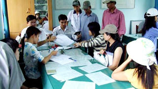 Không thu BHXH bắt buộc đối với lao động hợp đồng tại xã