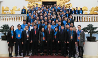 Phó Thủ tướng Trương Hoà Bình đã gặp mặt 70 chủ tịch công đoàn cơ sở xuất sắc 