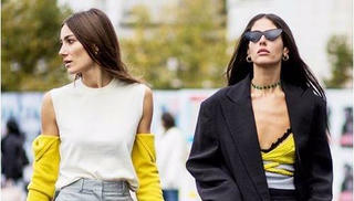 Cặp bạn thân mặc đẹp nhất năm 2017 và phong cách sáng tạo ít ai bằng!