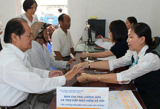 Đóng BHXH 15 năm có được về hưu trước tuổi không?