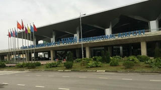 Nam sinh tâm thần đột nhập máy bay của VNA, 5 nhân viên hàng không bị phạt