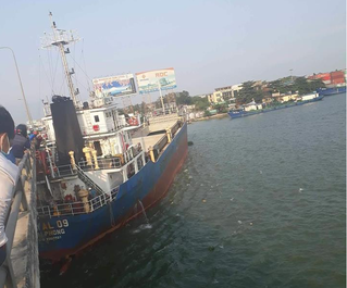 Xác định nguyên nhân tàu nghìn tấn dính chặt vào dầm cầu Đồng Nai