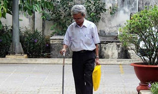 Nguyễn Khắc Thủy đến trại giam thi hành án 3 năm tù