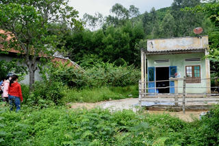 Con gái 20 tuổi đánh chết bố đẻ