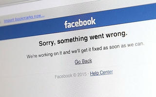 Nửa đêm, Facebook sập hệ thống trên diện rộng
