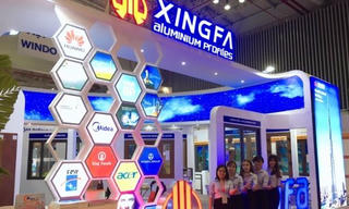 Aseanwindow và Xingfa hút khách tham quan tại Vietbuild 