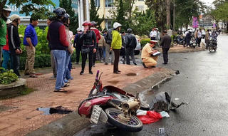 Lại thêm một vụ xe ô tô gây tai nạn liên hoàn