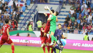 Thủ môn Văn Lâm xuất sắc trong hiệp 1 tứ kết Asian Cup 