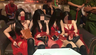 Đột kích vào quán bar 86, phát hiện nhiều dân chơi ma túy, múa khiêu dâm
