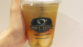 Trà vải Phúc Long có miếng băng cá nhân, khách hàng phải uống thuốc chống nhiễm bệnh?