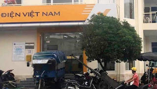 Bắt nữ kế toán, nữ thủ quỹ bưu điện tham ô 100 tỉ đồng