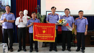 VKS ND tỉnh Bình Dương vinh dự nhận cờ thi đua của Chính phủ