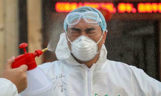 Khoa học chưa rõ tại sao đàn ông nhiễm virus corona nhiều hơn phụ nữ