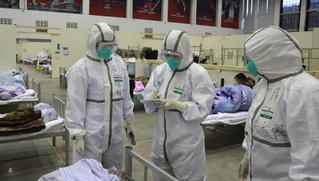 500 y bác sỹ nhiễm Covid-19, Vũ Hán kêu gọi tăng cường thiết bị bảo hộ