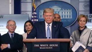  Donald Trump tung hàng loạt kế hoạch giải cứu, chứng khoán Mỹ vẫn lao dốc không phanh