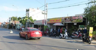 Mâu thuẫn trên đường, ngươi đàn ông bị chém đứt lìa cánh tay