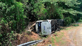 Khởi tố vụ lật xe khiến 15 người đi họp lớp tử vong