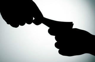 Bắt khẩn cấp Chánh Văn phòng Sở Y tế Tiền Giang