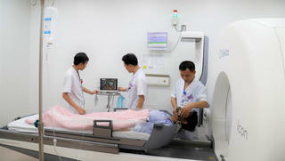Bất cập thí điểm tự chủ toàn diện bệnh viện được xử lý thế nào?