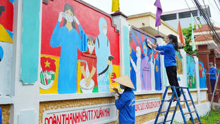 Bích họa đường phố: “Vũ khí” đặc biệt chống COVID-19 