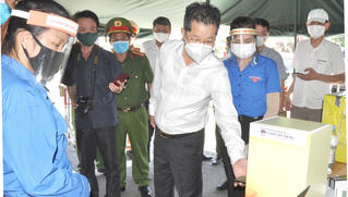 “Đảng viên đi trước, làng nước đi sau” trong cuộc chiến COVID-19: Bài 2 - Cấp ủy tiên phong “xung trận”