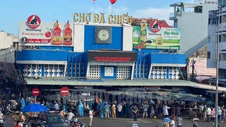 Lấy mẫu xét nghiệm tầm soát COVID-19 trong 2 ngày cho người dân quận Bình Thạnh