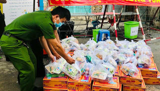 TP Hồ Chí Minh: Tập trung chăm lo người dân trong thời gian giãn cách 