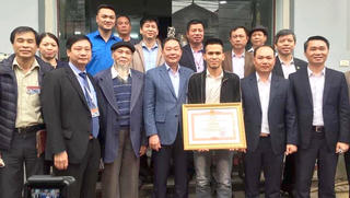 Tài xế dũng cảm được vinh danh ở Bảo tàng Hồ Chí Minh 