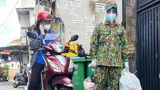 Đi chợ hộ, phát miễn phí túi an sinh... sớm mang lại hiệu quả chống dịch tại TP HCM