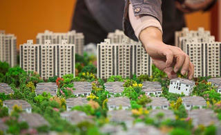 Làm sao để các doanh nghiệp bất động sản không 'chết trên đống tài sản' của chính mình?