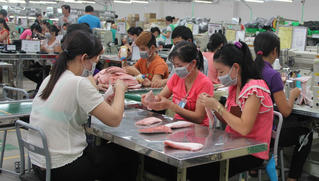 Giảm thiểu thiệt thòi cho lao động nữ di cư