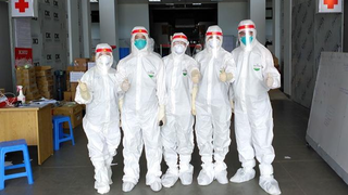 Chủ tịch nước đề nghị TP Hồ Chí Minh xem xét chế độ đãi ngộ y, bác sĩ