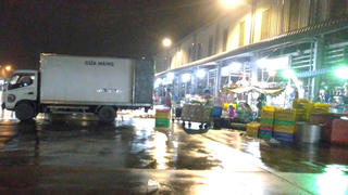 Tiểu thương TP HCM háo hức chờ ngày “khởi động lại”