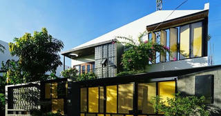 Ngôi nhà làm mặt tiền 'mỏng như lá lúa'